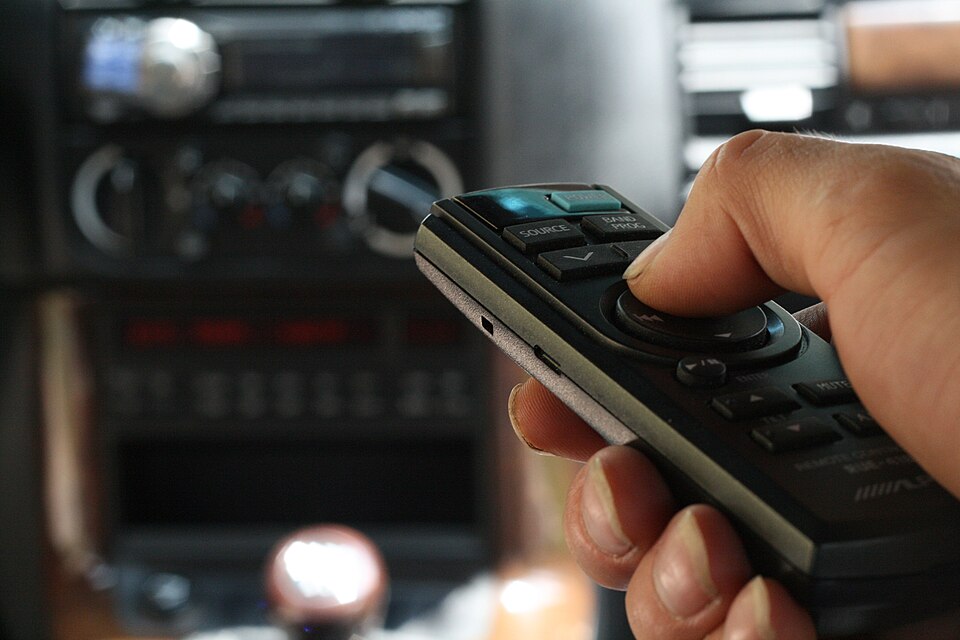 File:2010-05-12 Backseat driver remote control close-up.jpg